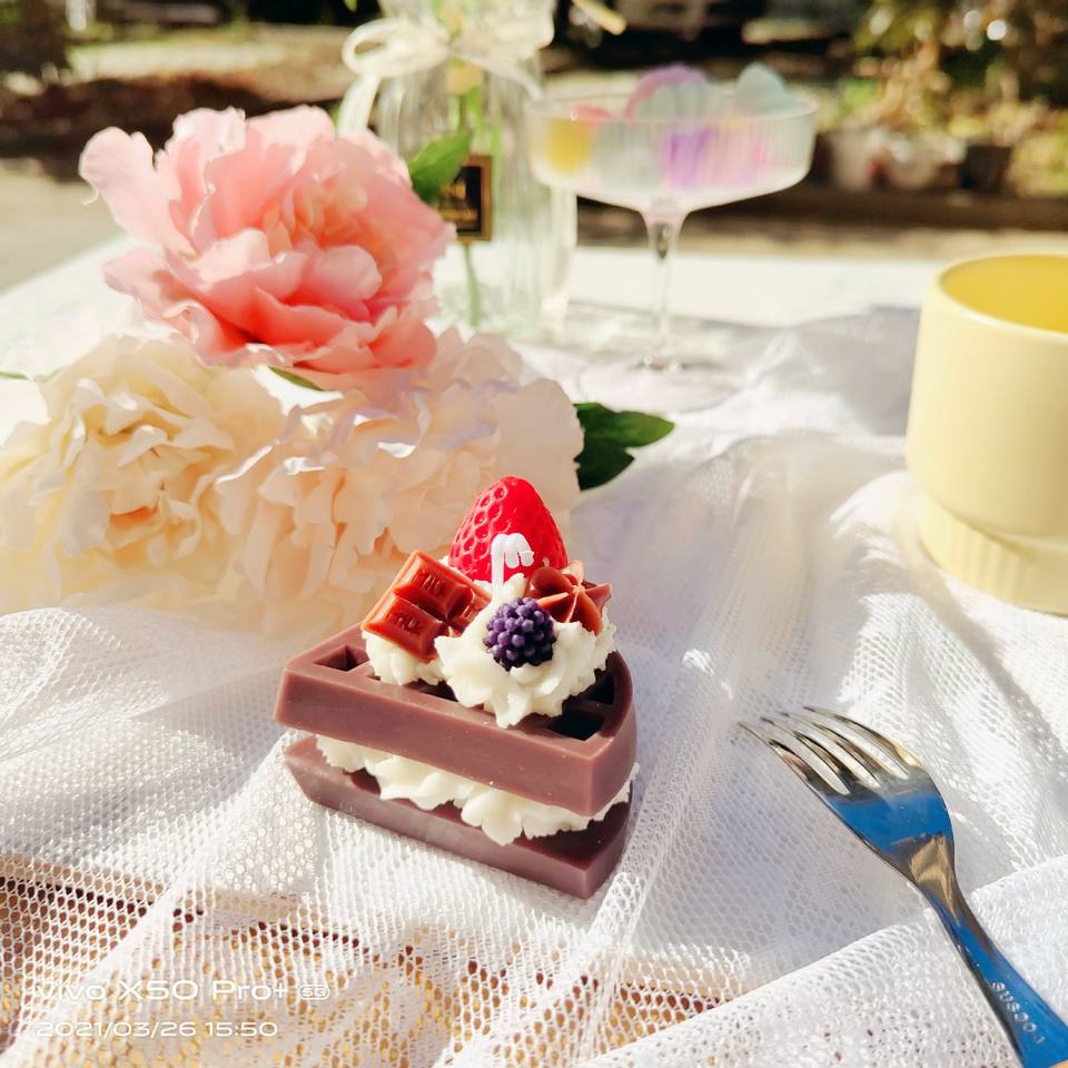 Waffle Cake Shaped Decorative Chocolate Scented Candle