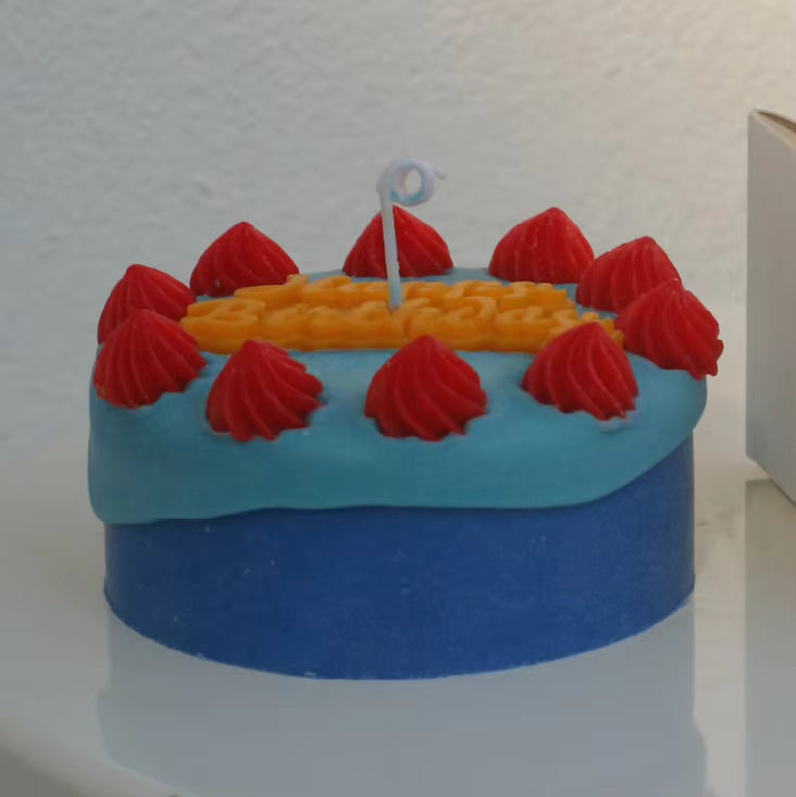 Handmade Cake-Shaped Soy Wax Candle – Realistic Food Décor & Gift