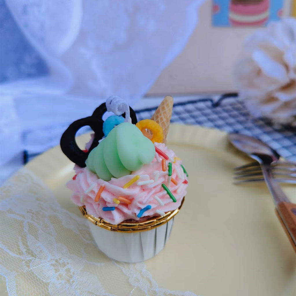 Handmade Cupcake Candle – Scented Soy Wax Dessert Gift
